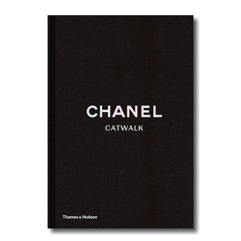 libri arredo chanel|Chanel: catwalk : the complete collections .